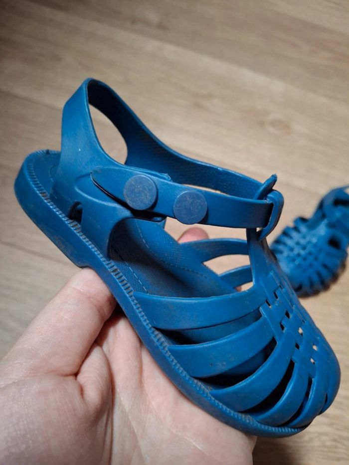 🩵 Sandales en caoutchouc bleu marine – Taille 24/25 🩵 - photo numéro 3