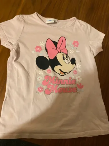 TEE shirt rose Disney 8 ans