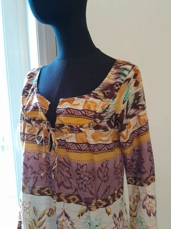 Blouse à motif colorés taille 40 fluide été decolté