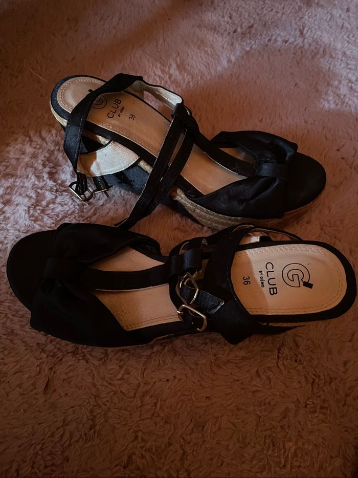 Nues pieds talon compensées - photo numéro 3