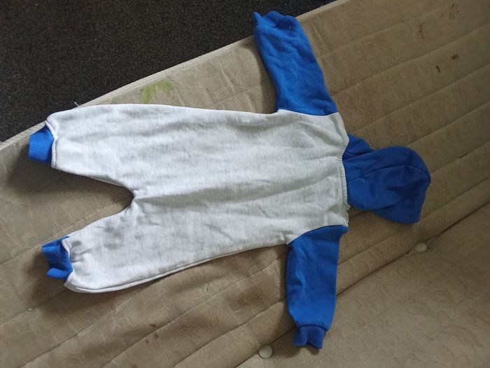 Combinaison bébé 6-9 mois. - photo numéro 2