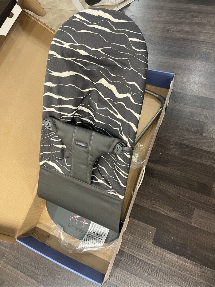 Transat bliss  babybjorn  coton beige et noir zèbre   jamais utilisé sous carton - photo numéro 2