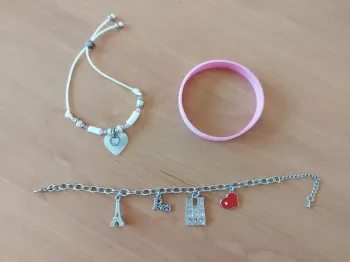 Lot trois bracelets (possibilité d'avoir à l'unité)