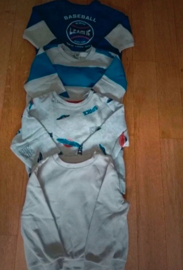 Pulls lot de 12  4 ans - photo numéro 4