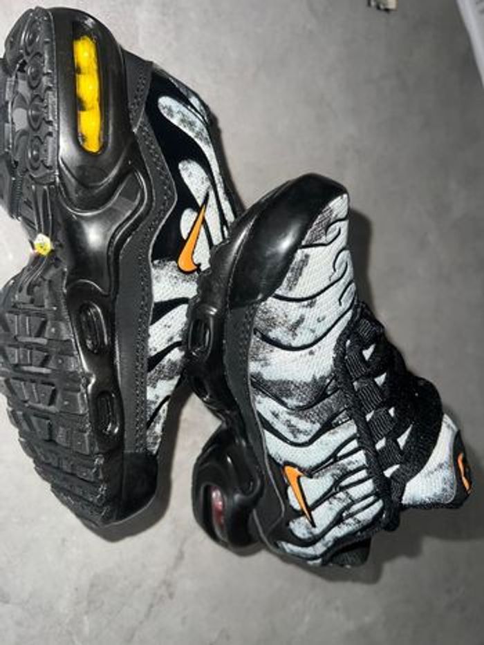 NIKE TN MILITAIRE GRIS ORANGE 28 - photo numéro 3