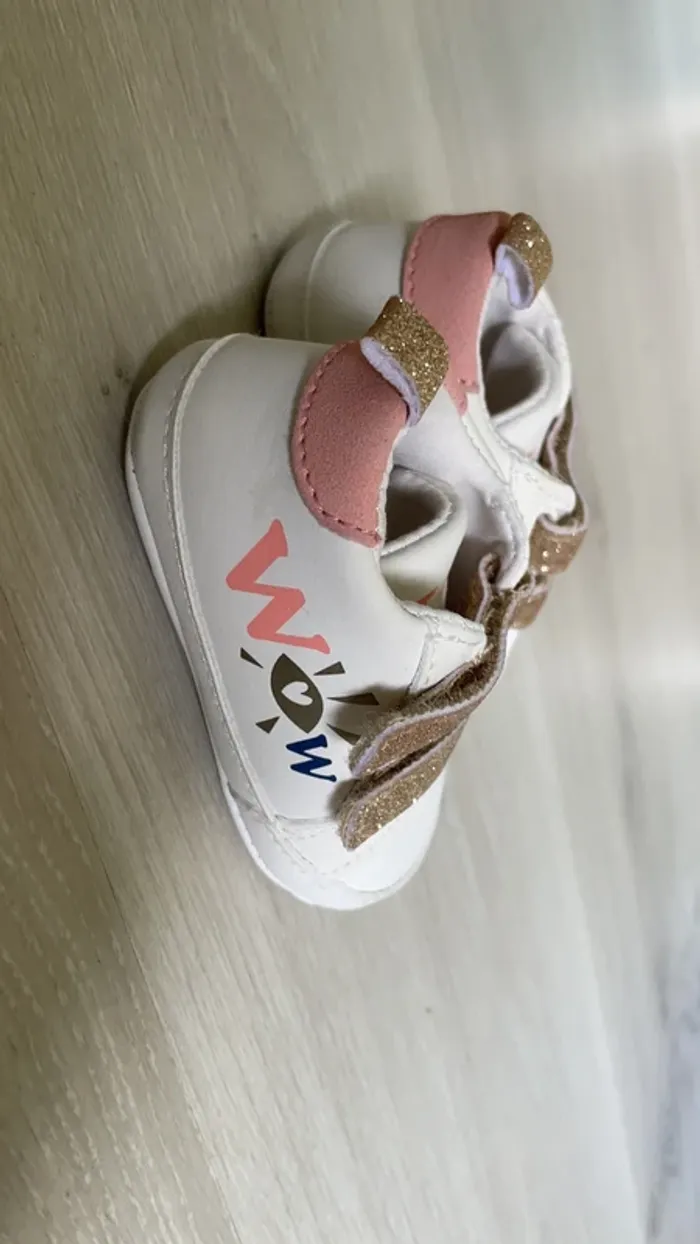 Chaussons 3-6 mois jamais portés - photo numéro 2