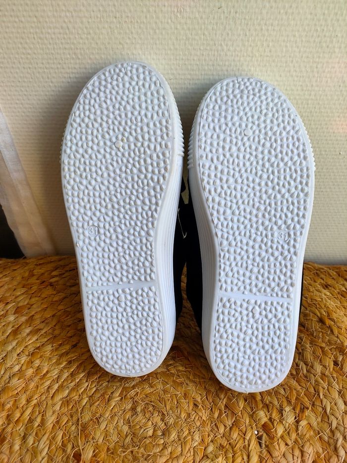 Chaussures en toile noir taille 31 - photo numéro 7