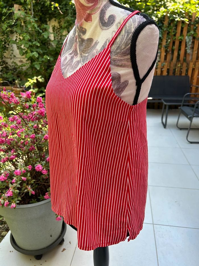 Jolie top à bretelles neuf rouge et blanc à rayures kiabi taille xs - photo numéro 2