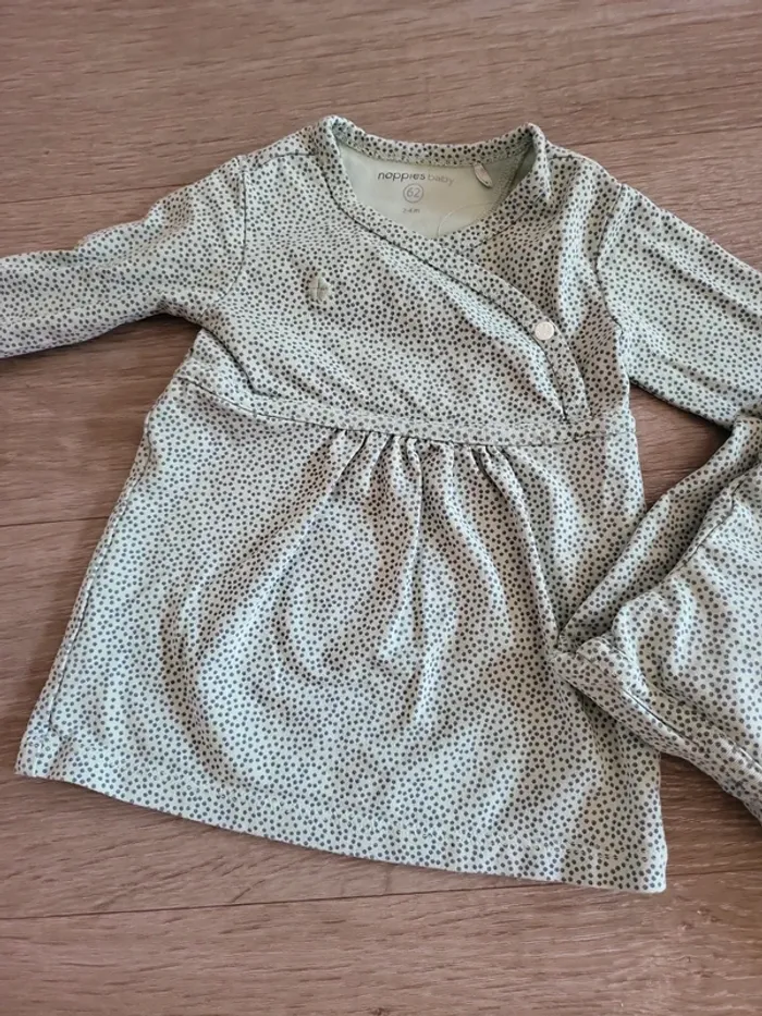 2 Robes 2/4 mois - photo numéro 2