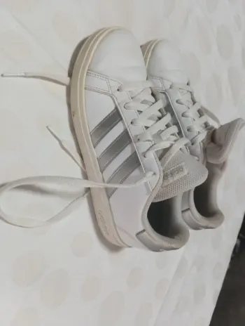 Chaussures basket à lacets fille adidas pointure 36