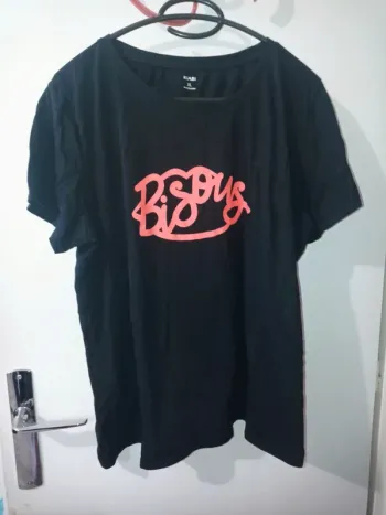 T-shirt manche courte noir avec motif