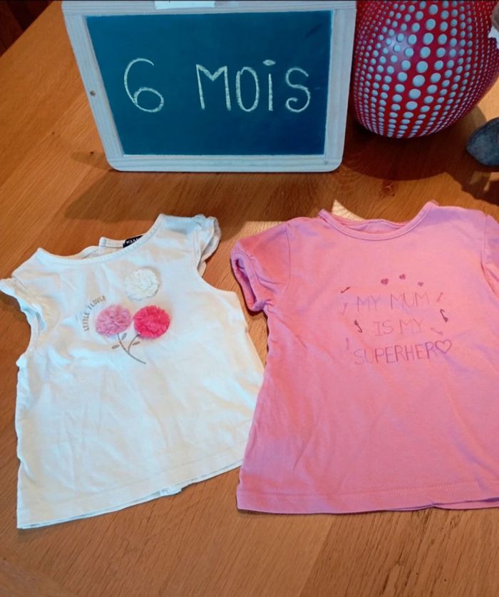 Lot de 2 t-shirt taille 6 mois en très bon état