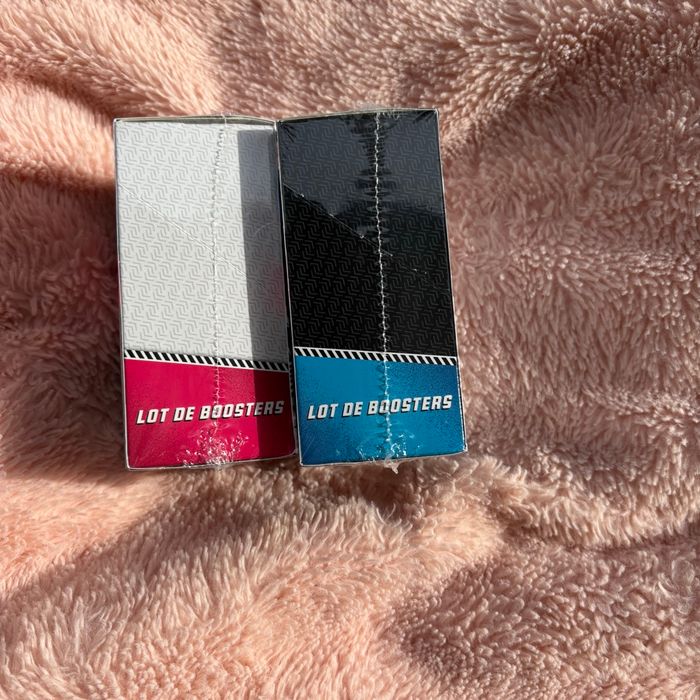 Lot de deux bundle Pokémon écarlate et violet - Flamme blanche et foudre noire - photo numéro 2