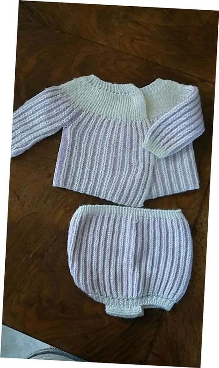 Ensemble gilet et short fille taille 1 mois