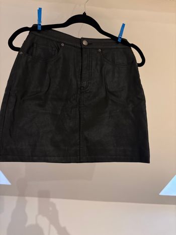 Jupe noire, similicuir