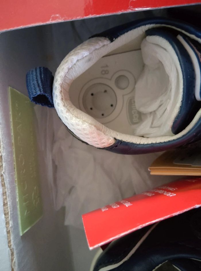 Chaussures bébé taille 18 - photo numéro 3