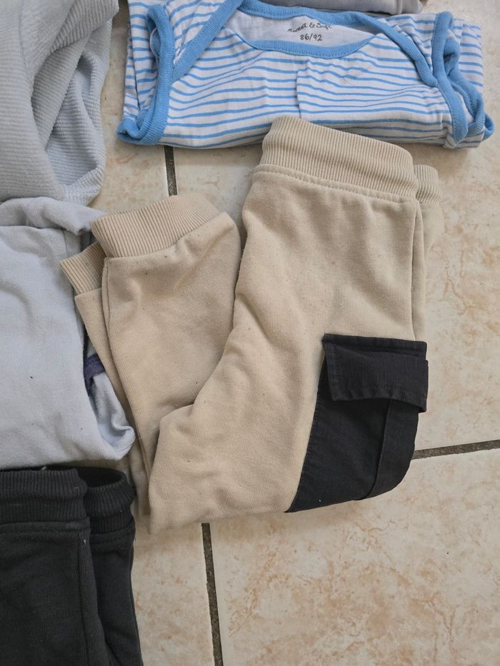 Gros lot vêtements 18 mois bébé fille garçon bodys pyjamas - photo numéro 6