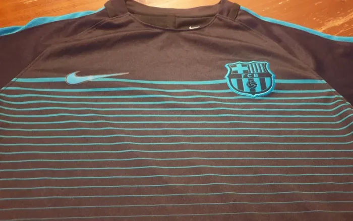 Maillot foot FC Barcelone - 2016 2017 entraînement - photo numéro 2