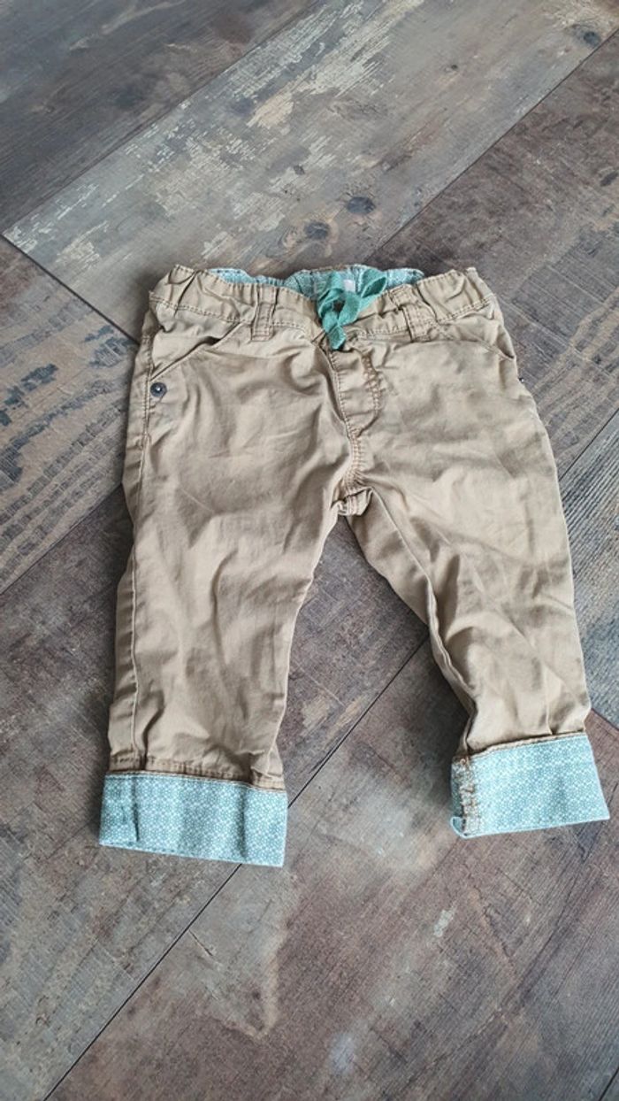 Pantalon benetton 12 mois en très bon état
