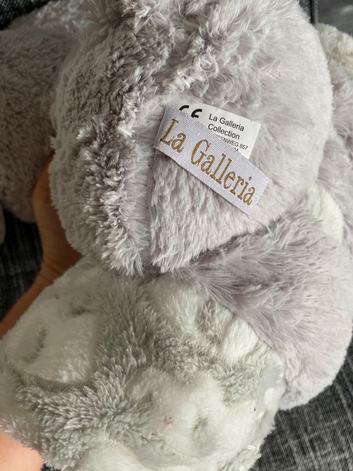 Peluche éléphant avec son plaid - photo numéro 3