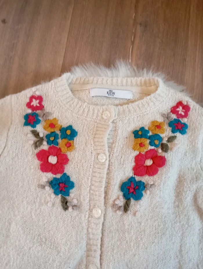 Ensemble fille idéal rentrée 5 ans jean Vertbaudet + gilet m&s mode - photo numéro 8