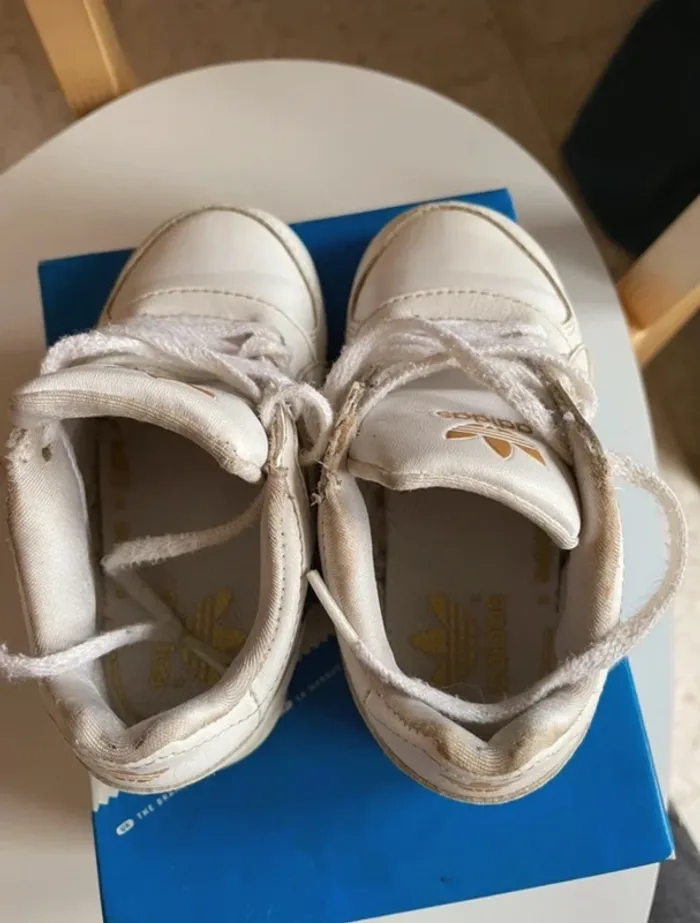 Baskets bébé Adidas taille 22 - photo numéro 3