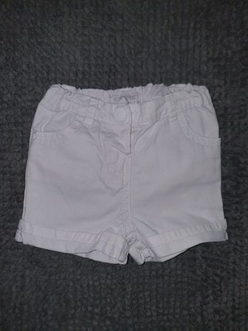 Short fille