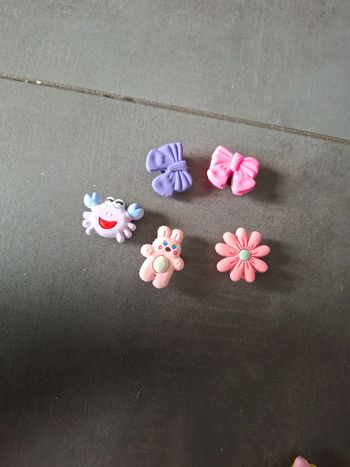 Lot de 5 breloques neuves pour Crocs
