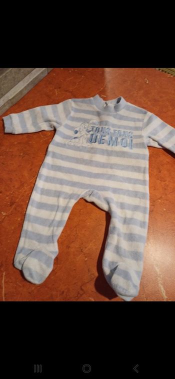 Pyjama bébé taille 3 mois
