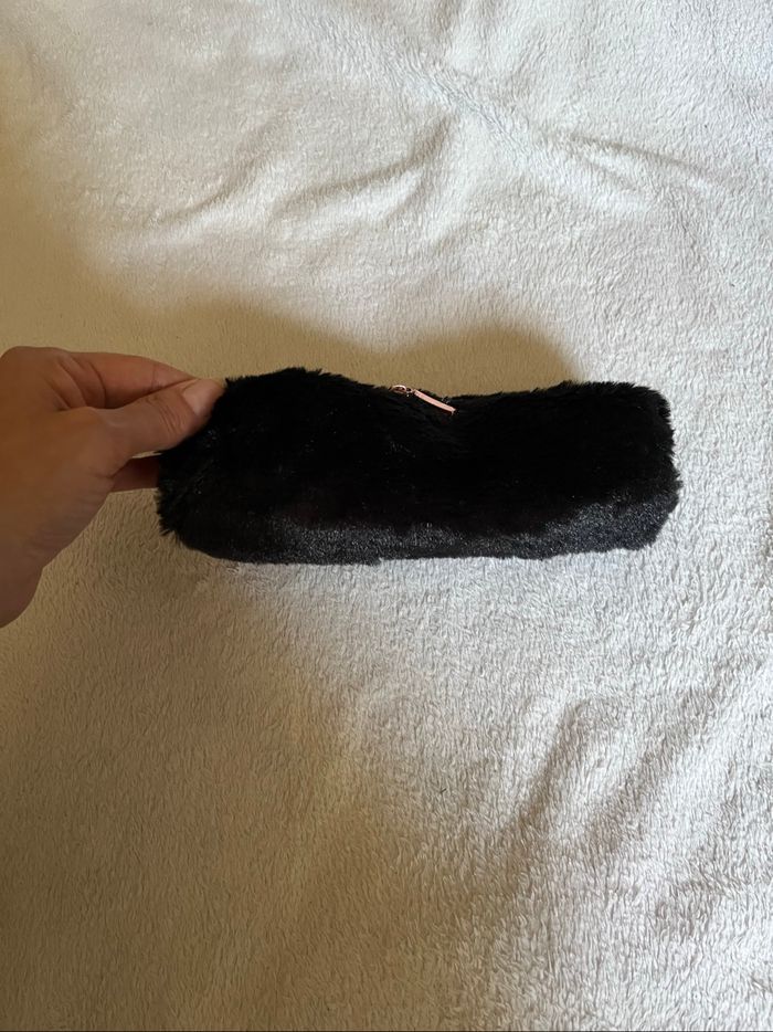 Trousse noire toute  douce Neuf - photo numéro 2