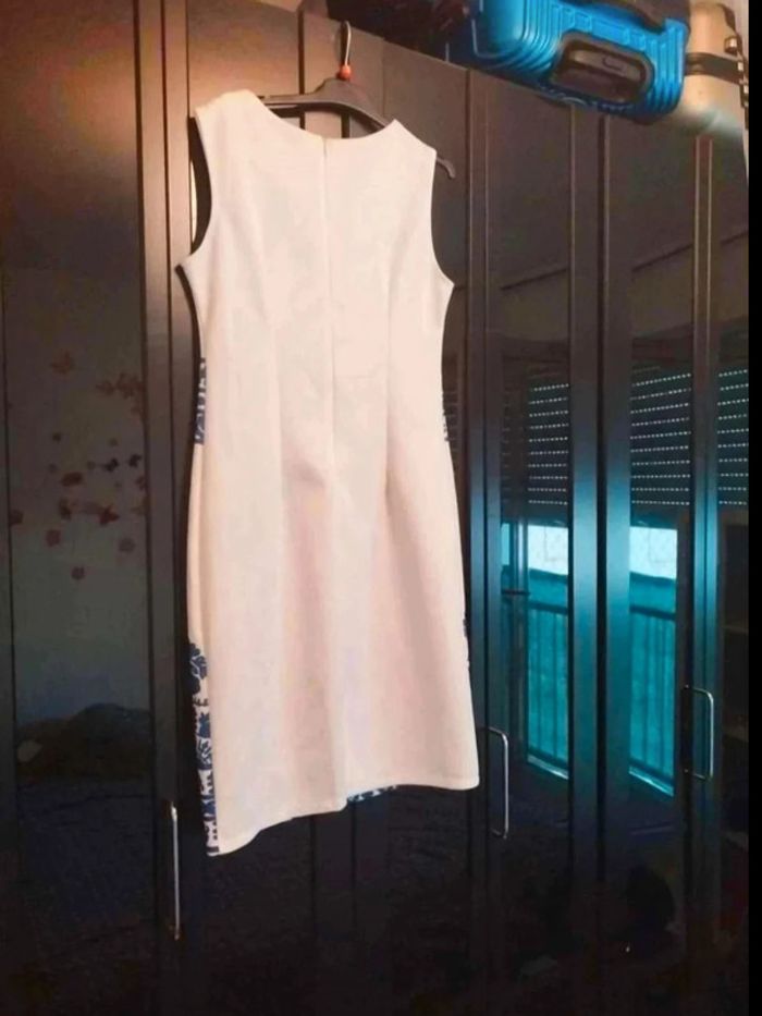 Jolie petite Robe mi longue , sans manches - photo numéro 2
