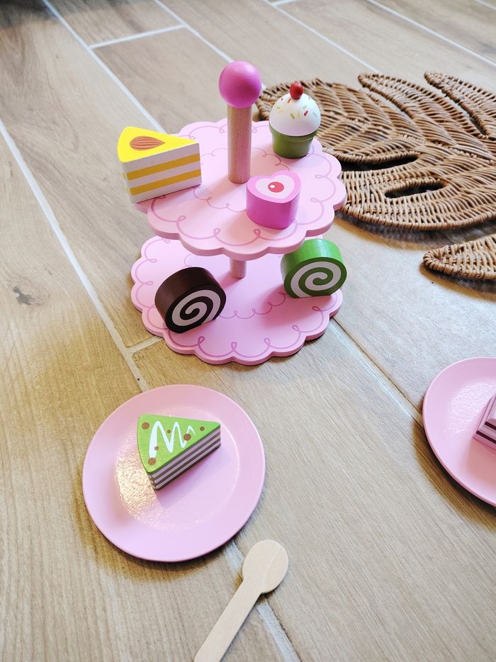 🍰Dinette stand présentoir avec gateaux/pâtisseries et vaisselles en bois - photo numéro 2