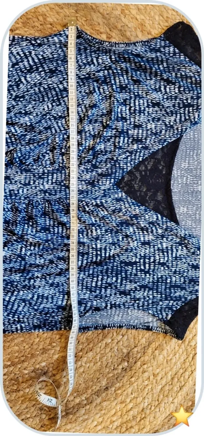 Robe fluide imprimée avec détails en dentelle – Très bon état - Bleu - Taille 40 - photo numéro 6