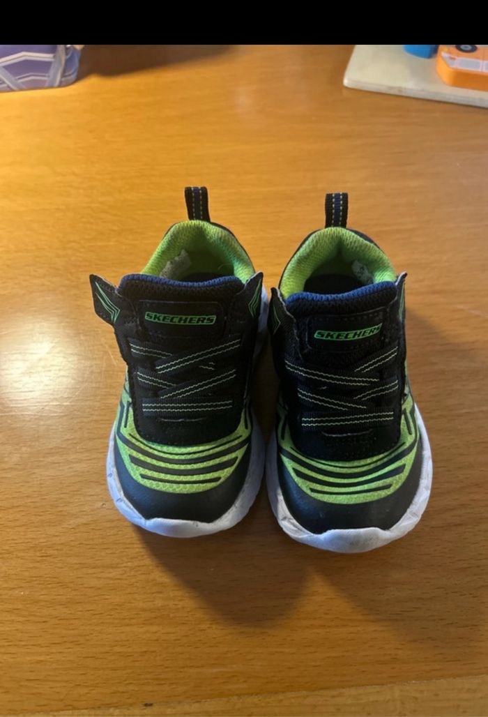 Chaussure bébé skechers