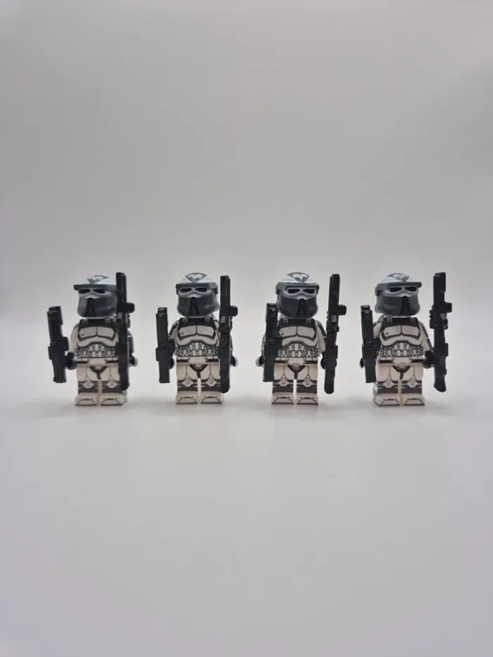 Figurines type lego 4 clones de la légion de Wolffe star wars