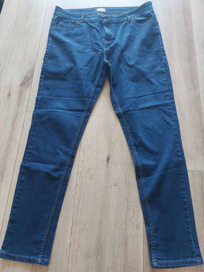 Jean skinny taille 44 Kiabi