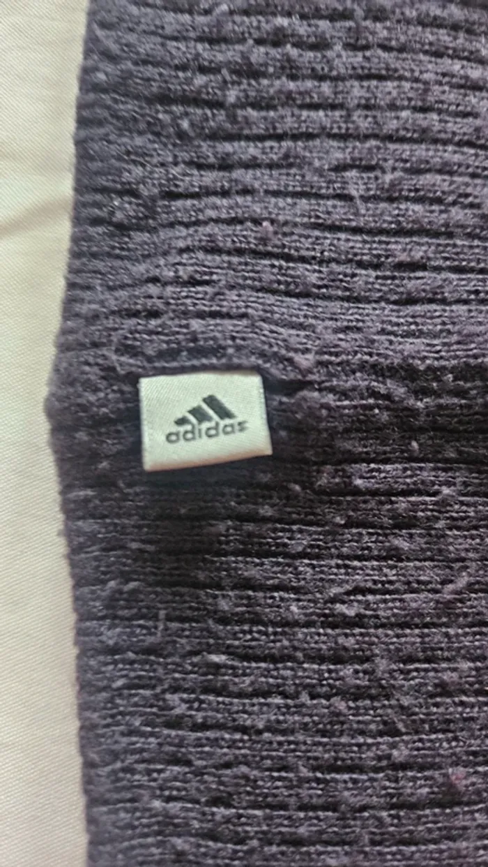 Bonnet noir Adidas- classique, chaud et confortable - photo numéro 3