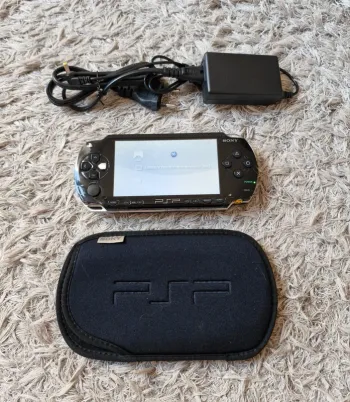 Console PSP PlayStation Portable + Chargeur & Housse