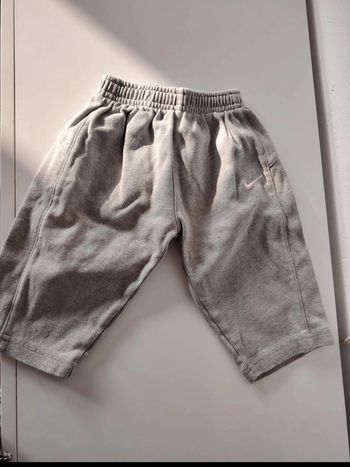 Pantalon Nike 3**6 mois