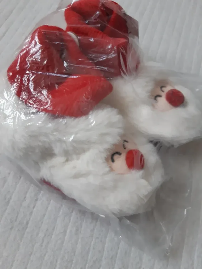 Chaussons Père Noël Lefties 12/24 mois neufs - photo numéro 2