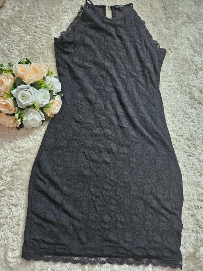 Robe noir sans manche avec dentelle - photo numéro 2