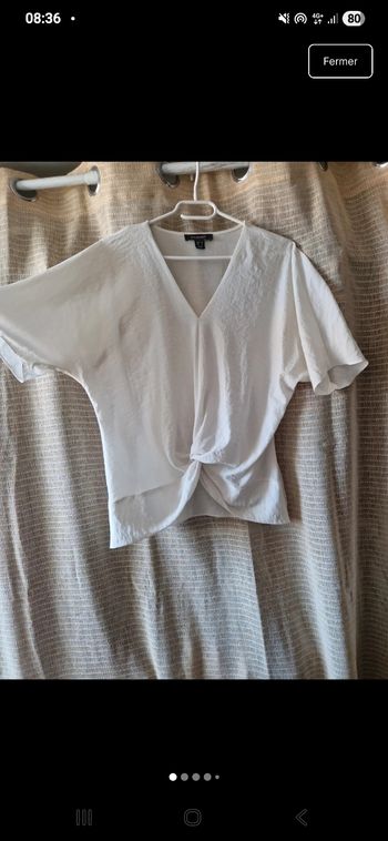Blouse blanche – manches courtes, légèrement transparente