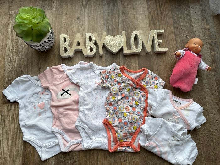 - 4 bodys MC Orchestra - 1 mois - Très bon état + 2 offert car tache