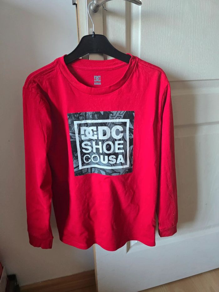Tee-shirt DC shoes taille 12 ans (M enfant) neuf avec étiquette