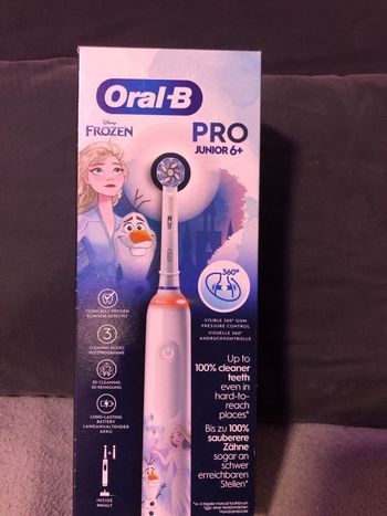 Brosse à dent électrique oral b reine des neiges 
