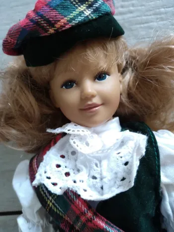 Poupée Dolls of all nation Unimax Écosse écossaise Scotland kilt