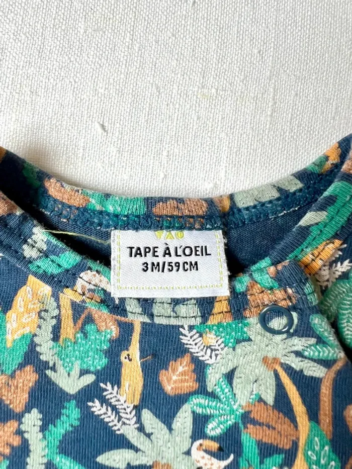 Ensemble 3 mois 59 cm Tape à l’œil – pyjama tropical + gilet – très bon état - photo numéro 3