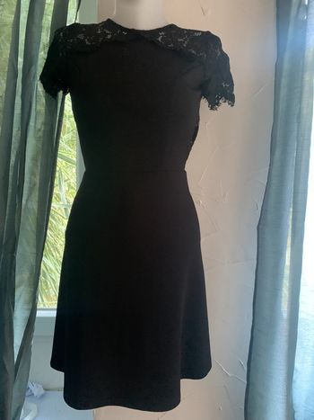 Robe dos nu dentelle taille XS Pinkie