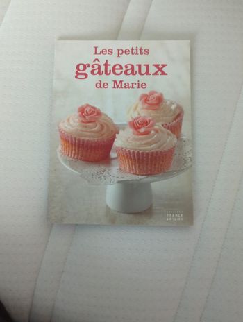 Livre cuisine les petits gâteaux de marie