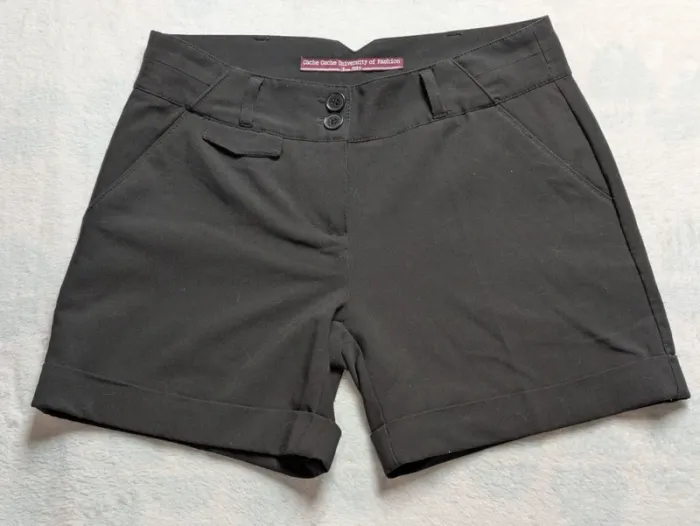 Short noir taille 36